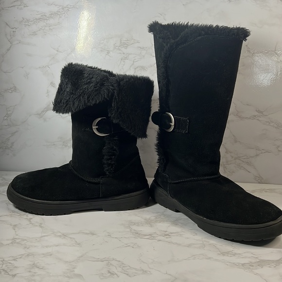 Cool Comfy Buckle Boots. Suede Leather Upper w/ faux furry liner by Melrose Ave - Picture 1 of 15